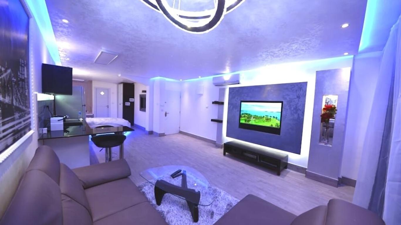 Jordan Luxury Suite