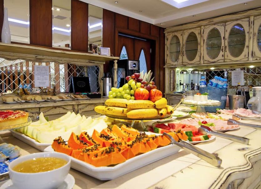 Buffet Photo