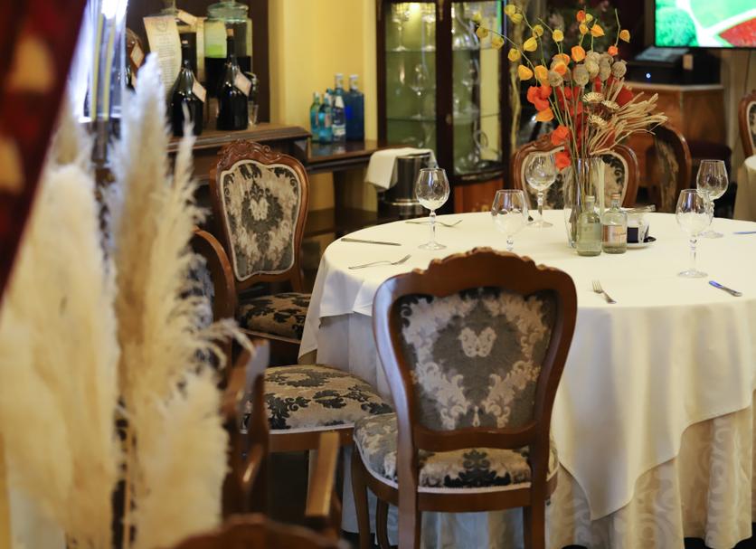 Restaurant Photo