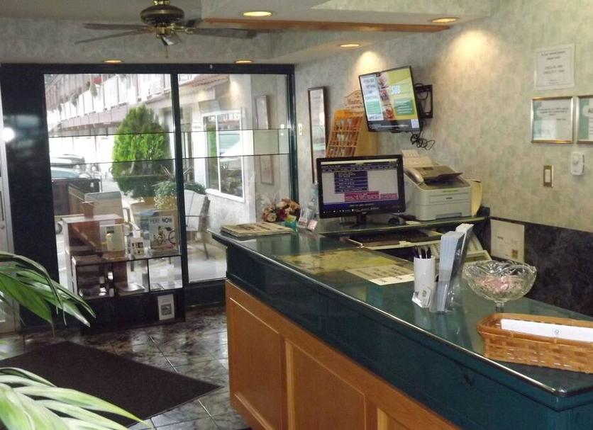 Front desk Photo