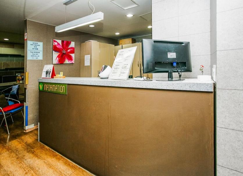Front desk Photo
