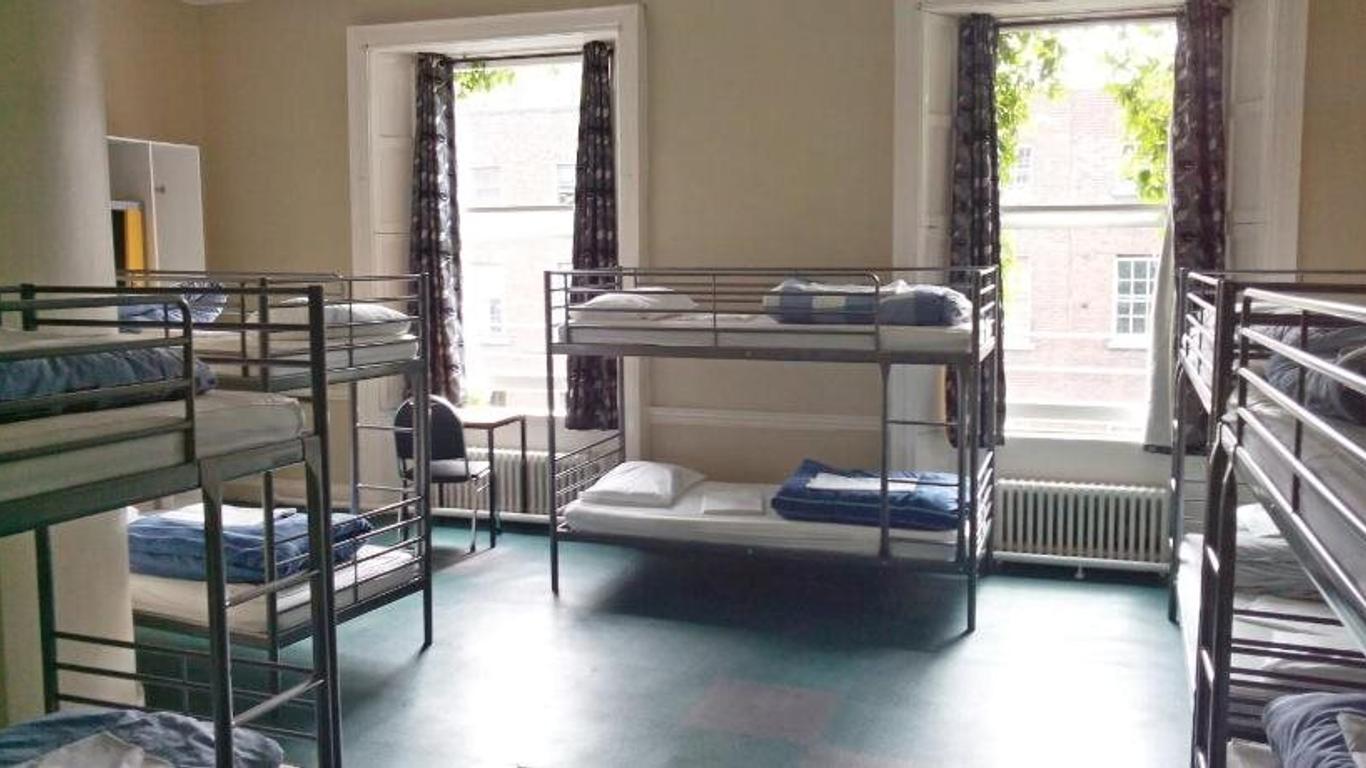 Leevin Hostel George