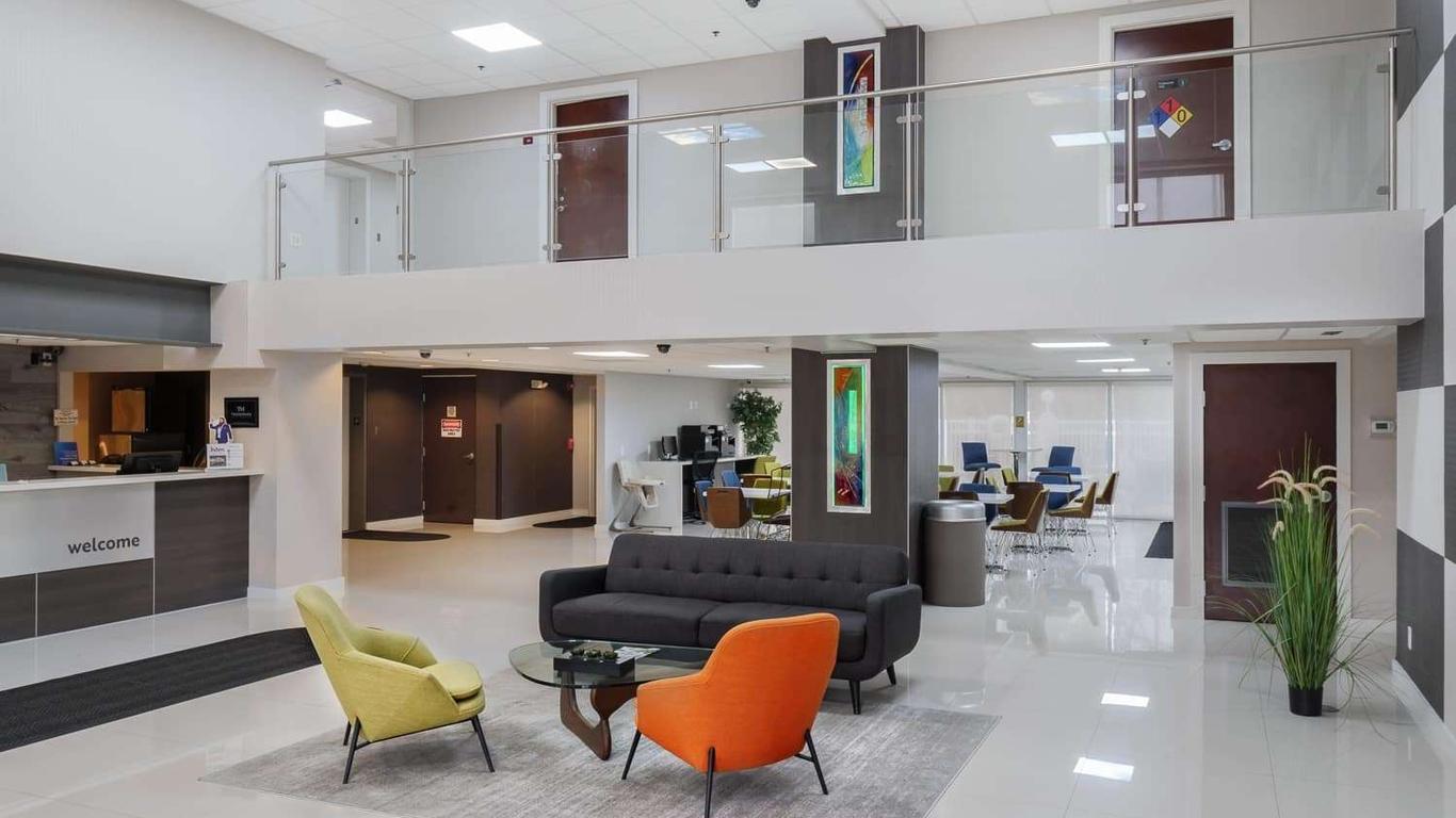 hom hotel + suites, Trademark Collection by Wyndham