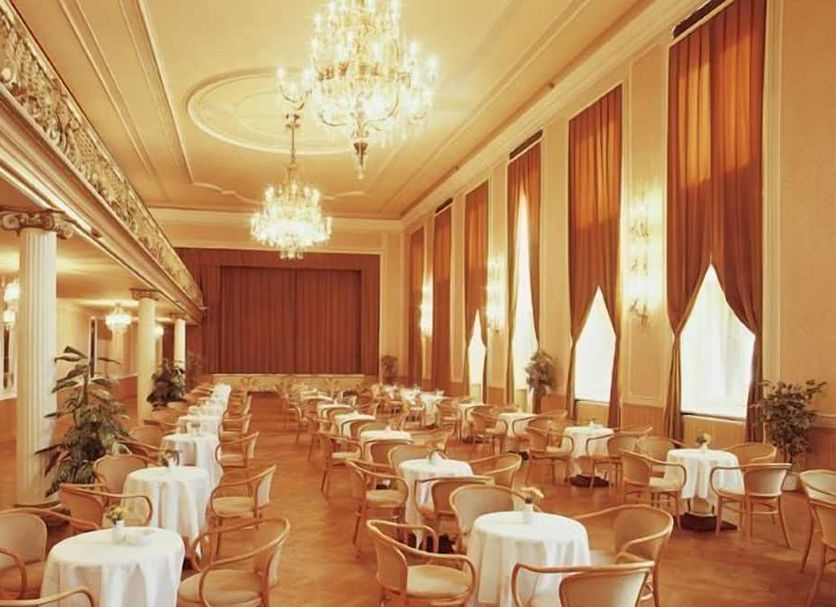 Banquet hall Photo