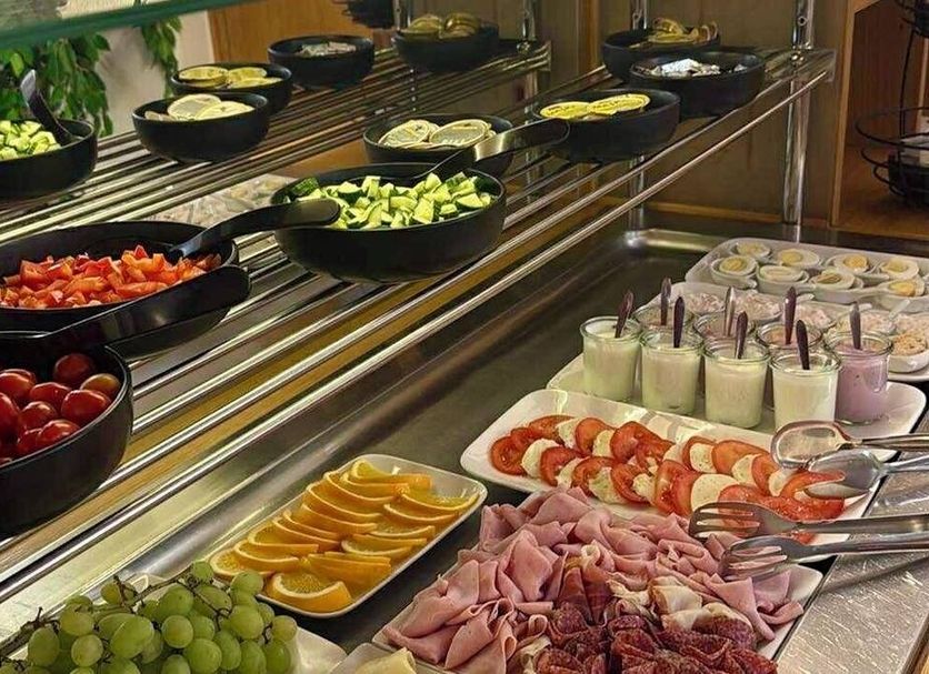 Buffet Photo