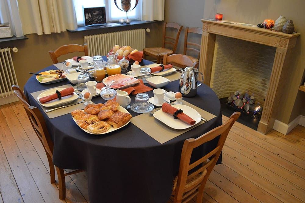 Dining room Photo