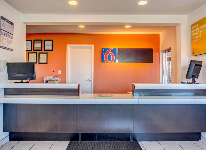 Front desk Photo