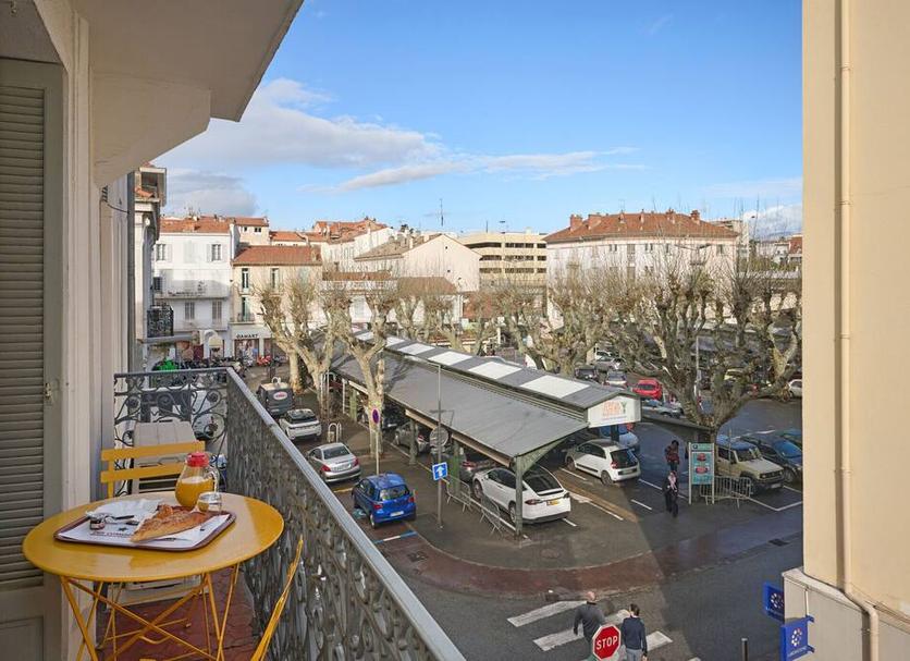 Balcony Photo