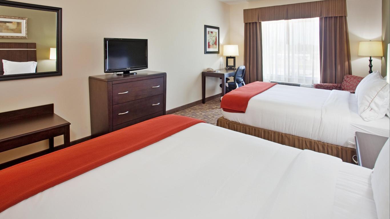 Holiday Inn Express Hotel & Suites Topeka North, An IHG Hotel