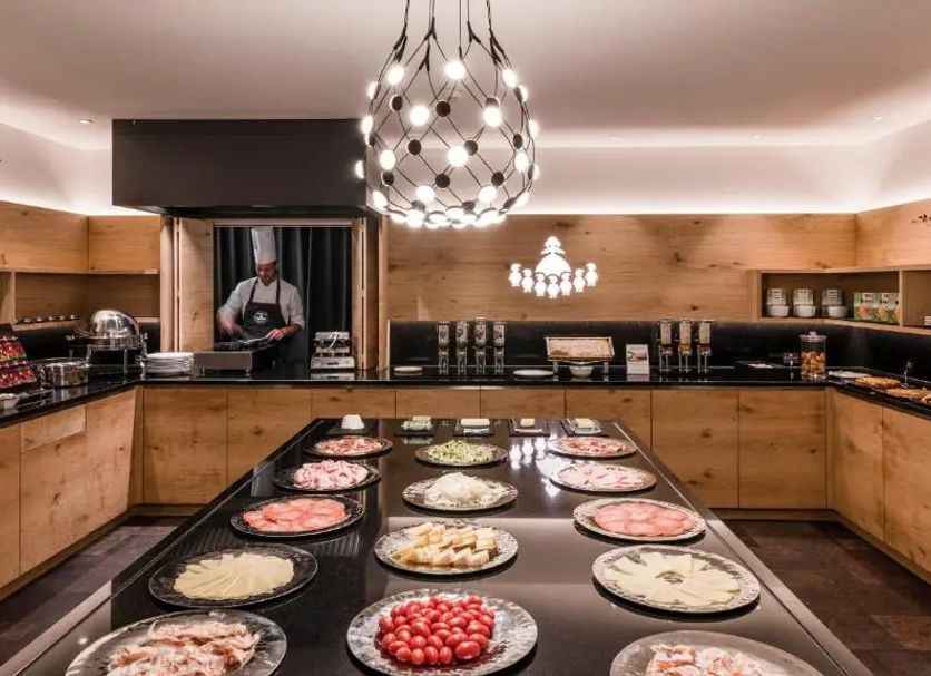 Buffet Photo