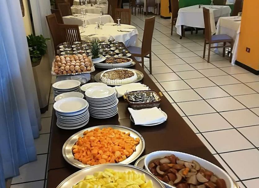 Buffet Photo