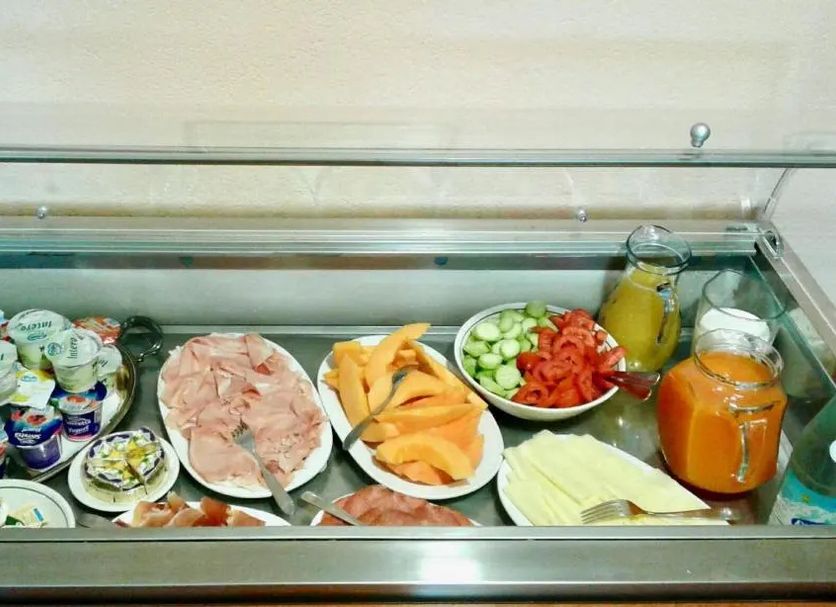 Buffet Photo