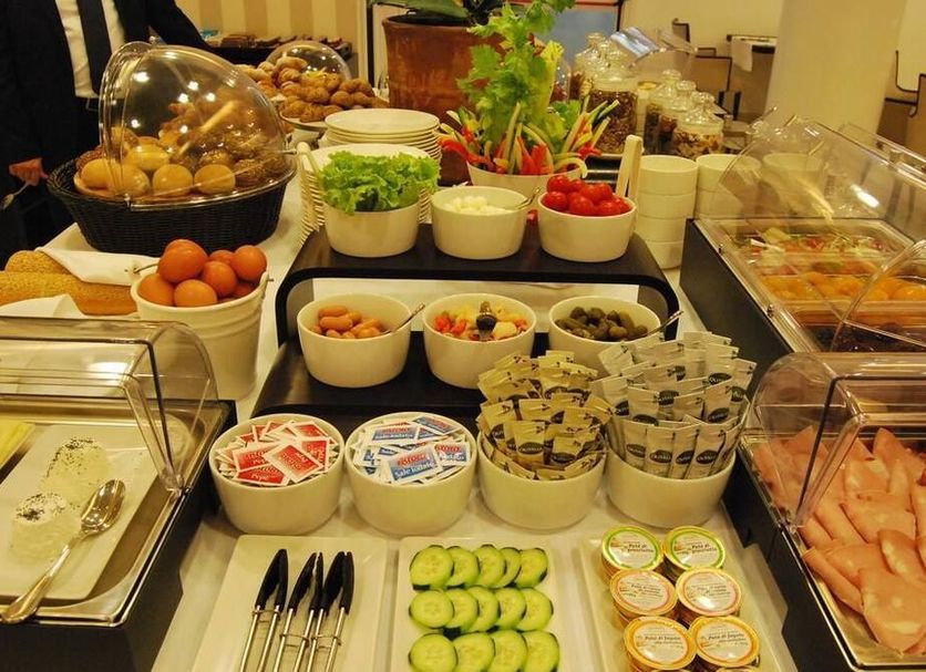 Buffet Photo