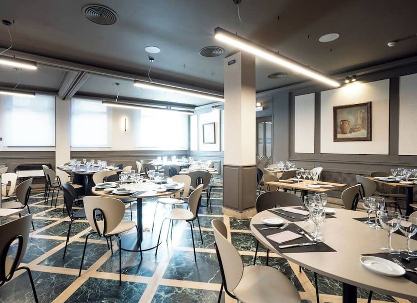 Restaurant Photo