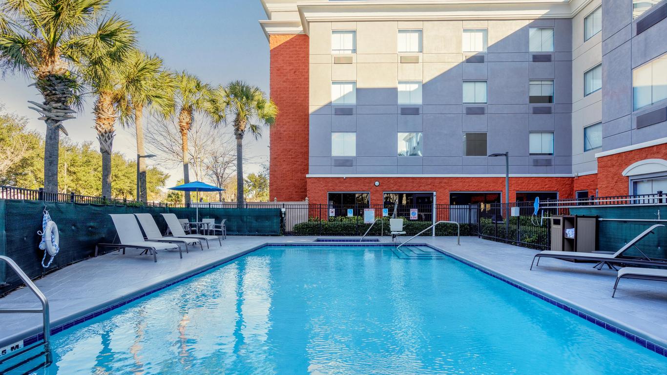 Holiday Inn Express & Suites Orlando-Ocoee East