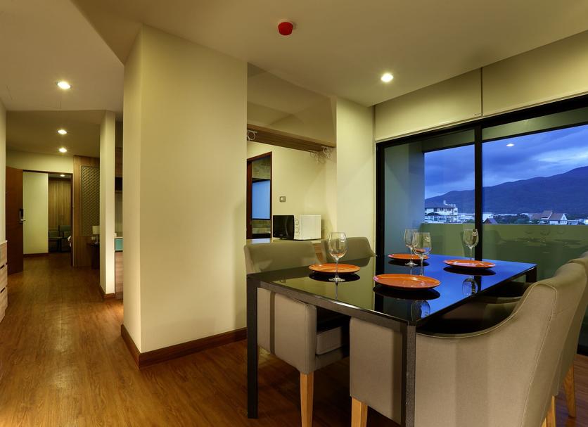 Dining room Photo