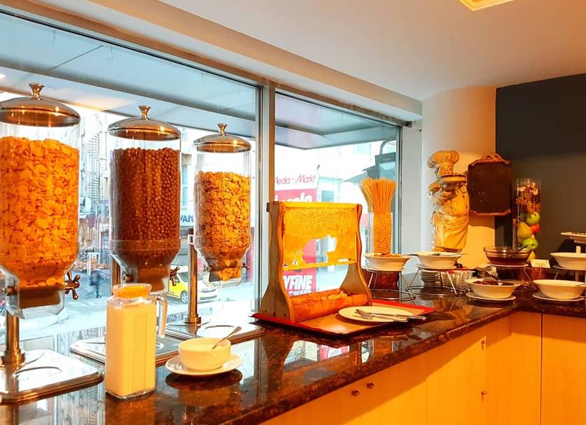 Buffet Photo
