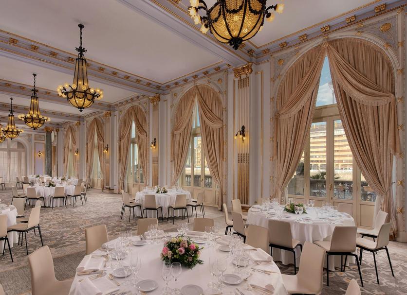 Banquet hall Photo
