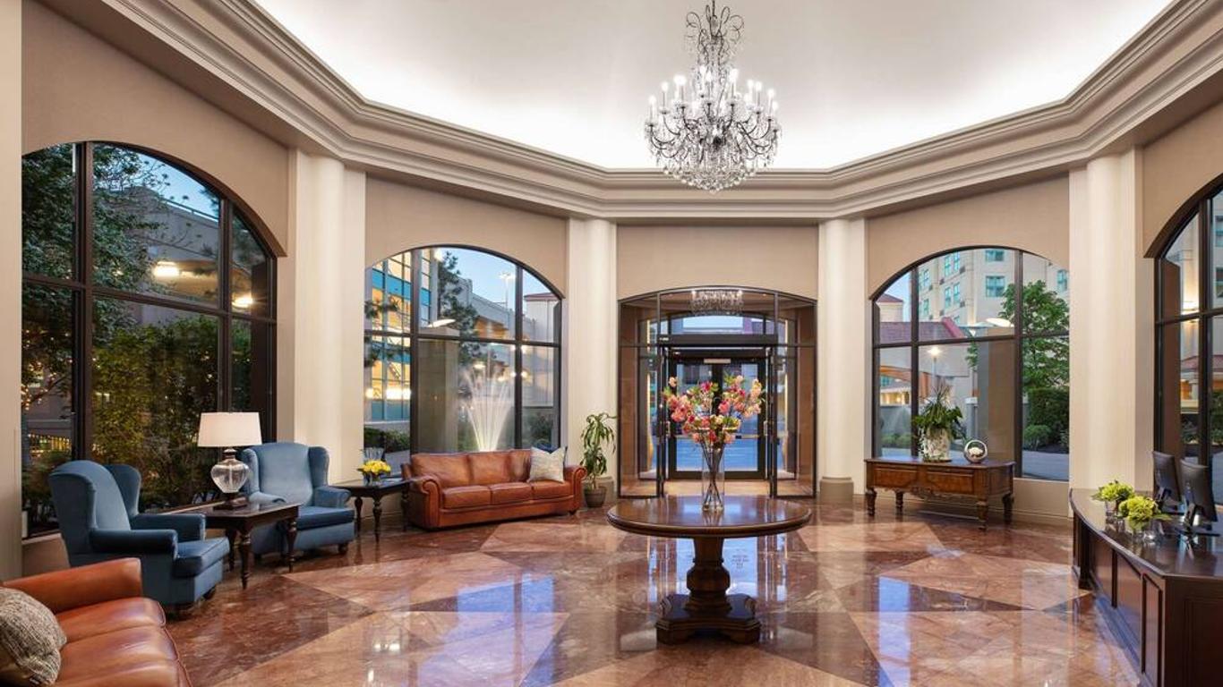 The Royal Kelowna - Bellstar Hotels & Resorts