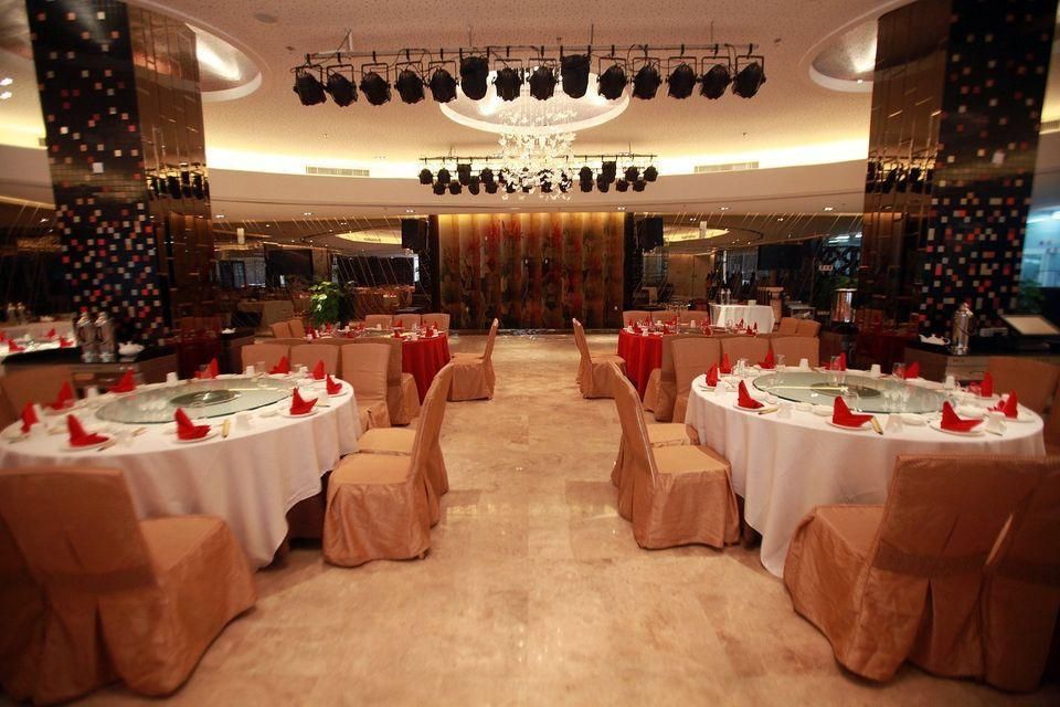 Banquet hall