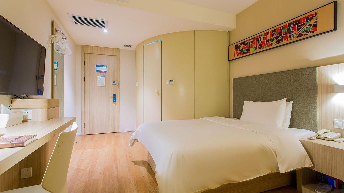 Hanting Hotel Xi'an North Railway Station Fengcheng 10th Road Metro Station