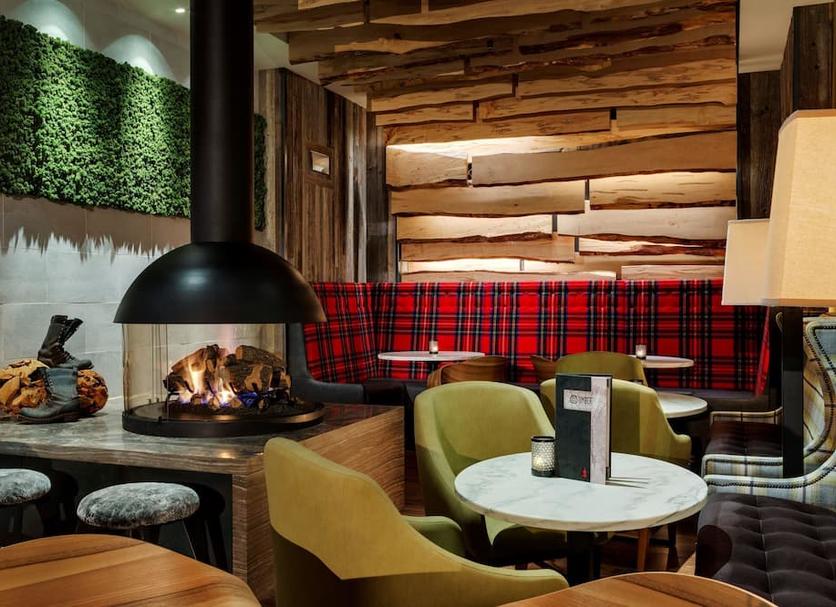 Restaurant Photo
