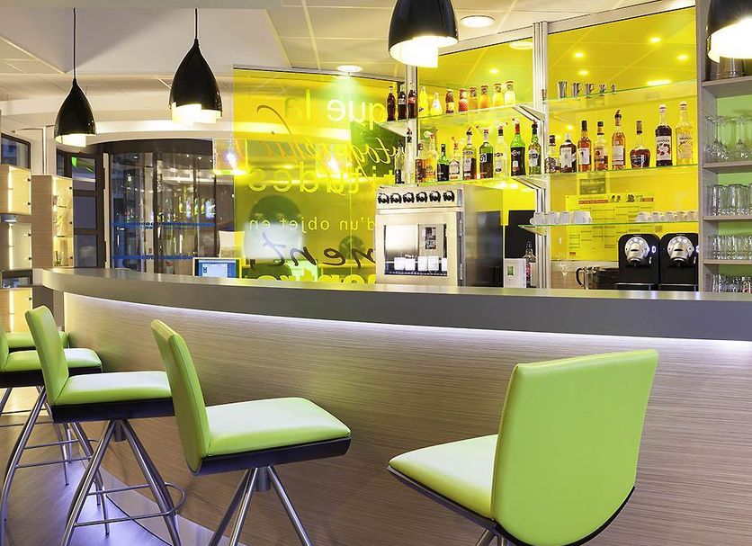 Bar Photo