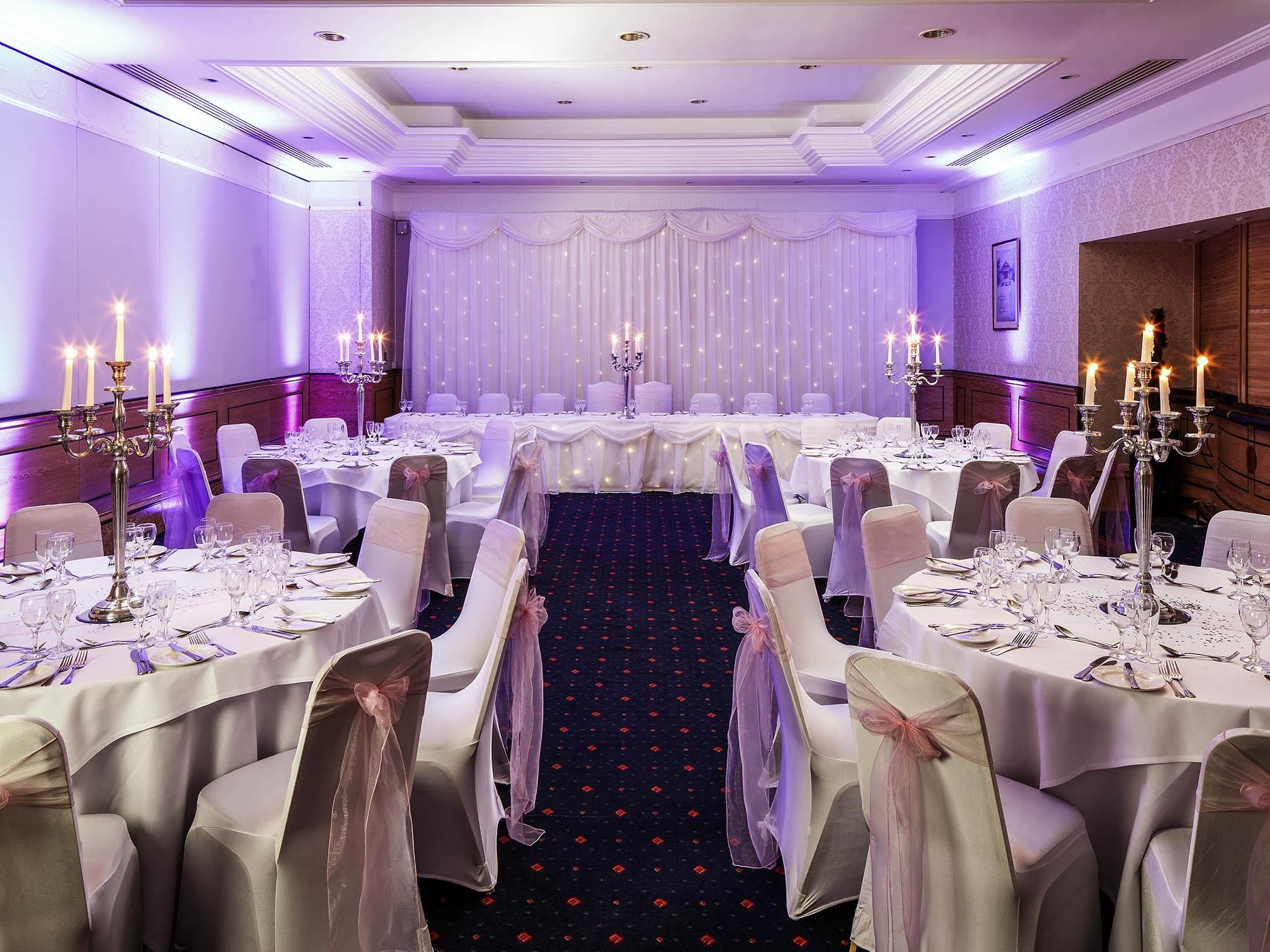 Banquet hall