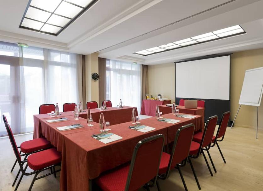 Conference room Photo