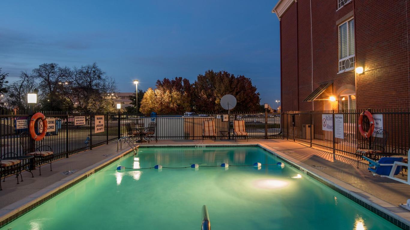 Holiday Inn Express & Suites Dallas-North Tollway (N Plano)