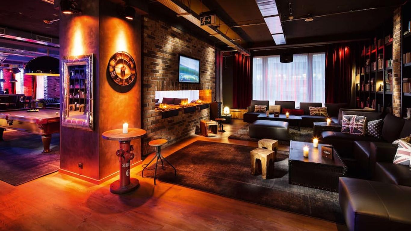 Hotel Pulse8