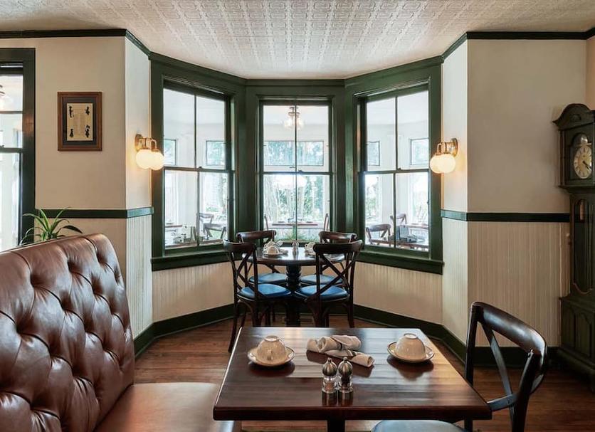 Dining room Photo