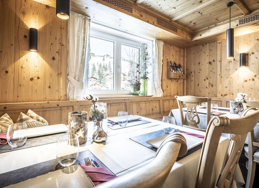 Dining room Photo