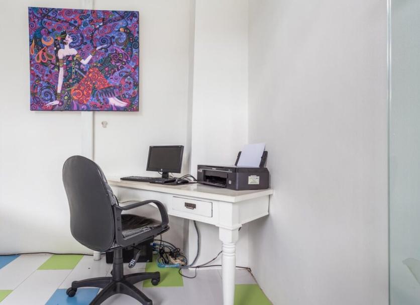 Business center Photo