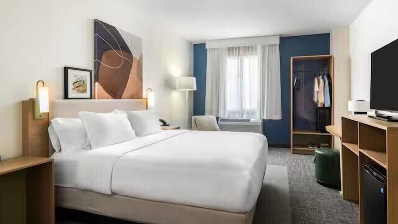 Spark by Hilton Denver East I 70
