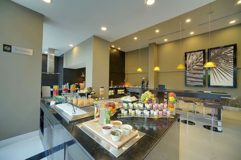 Buffet Photo