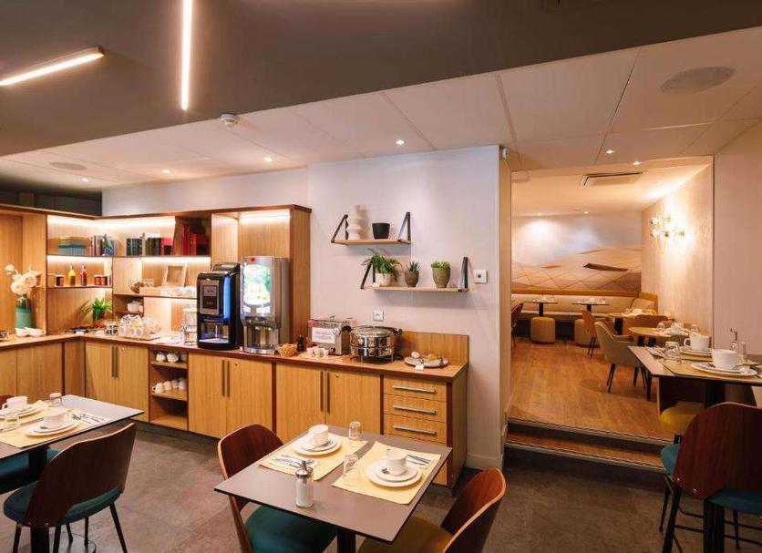 Restaurant Photo