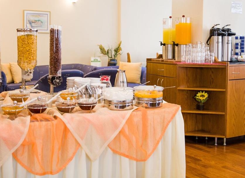 Buffet Photo