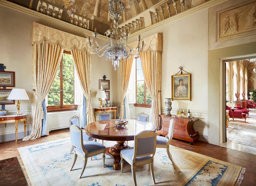 Dining room Photo