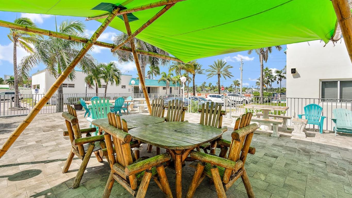 Hollywood Beachside Boutique Suites