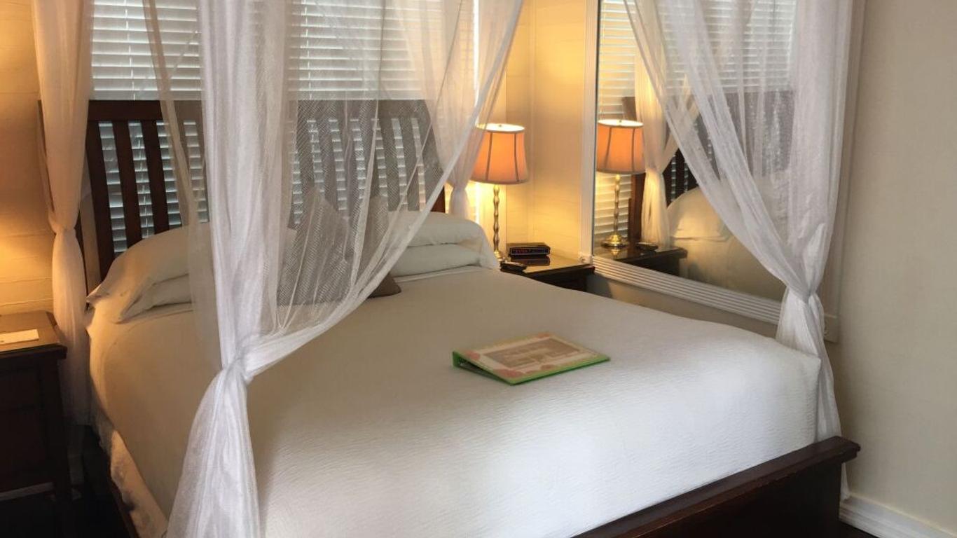 The Guesthouses at Southernmost Beach Resort - Adults only