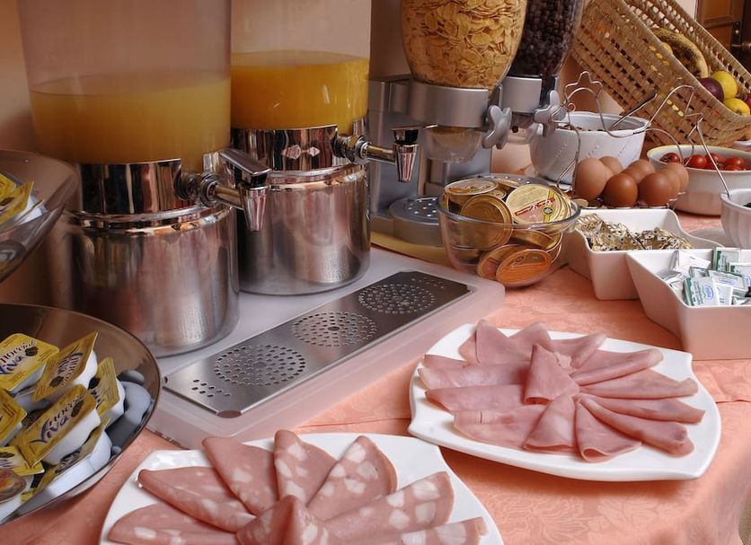 Buffet Photo