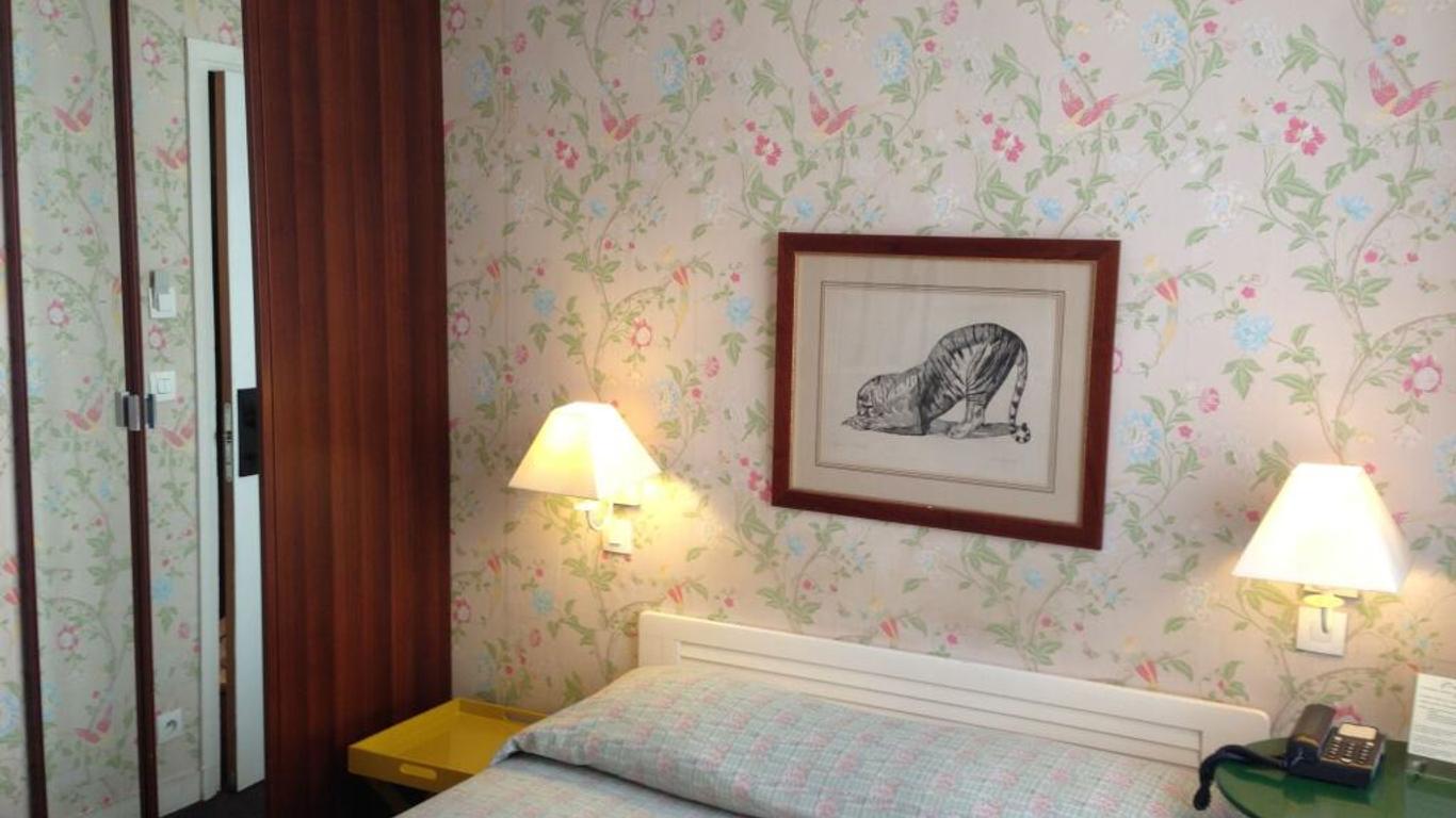 Agora Hotel
