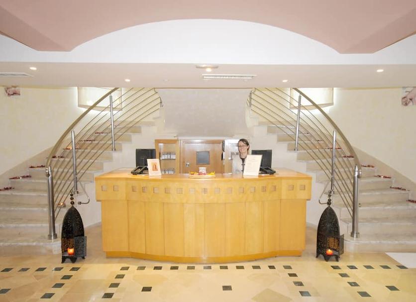 Front desk Photo