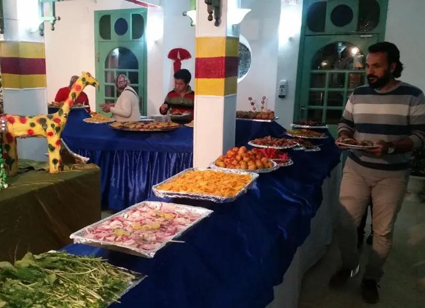 Buffet Photo