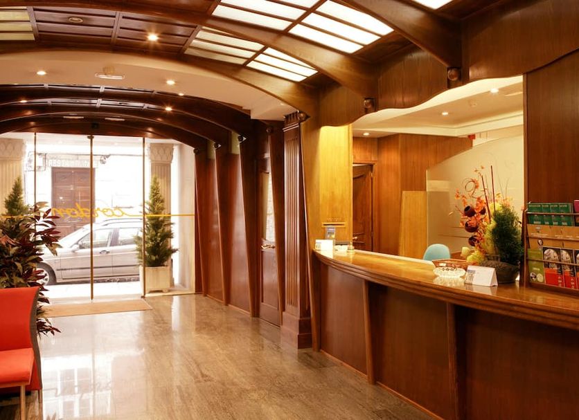 Front desk Photo