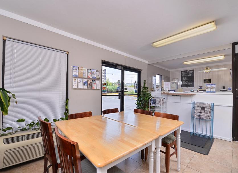 Dining room Photo