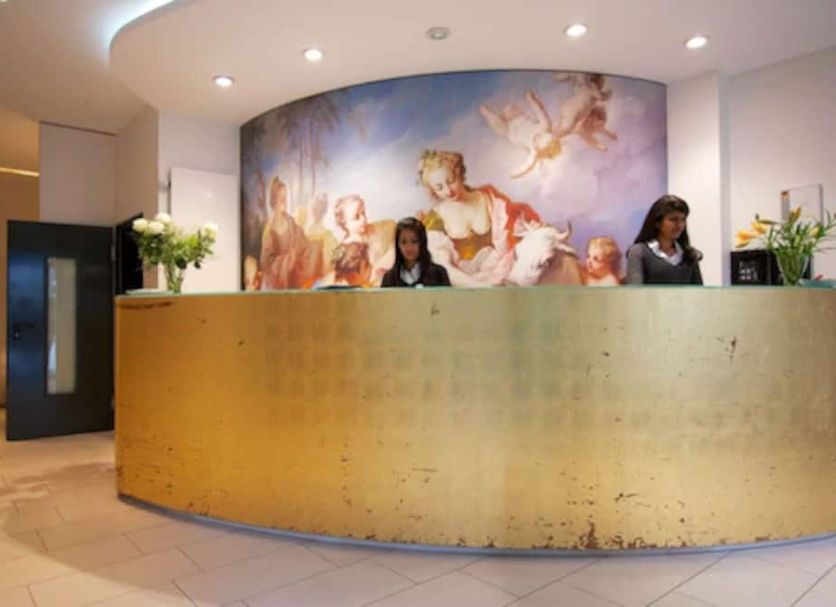 Front desk Photo