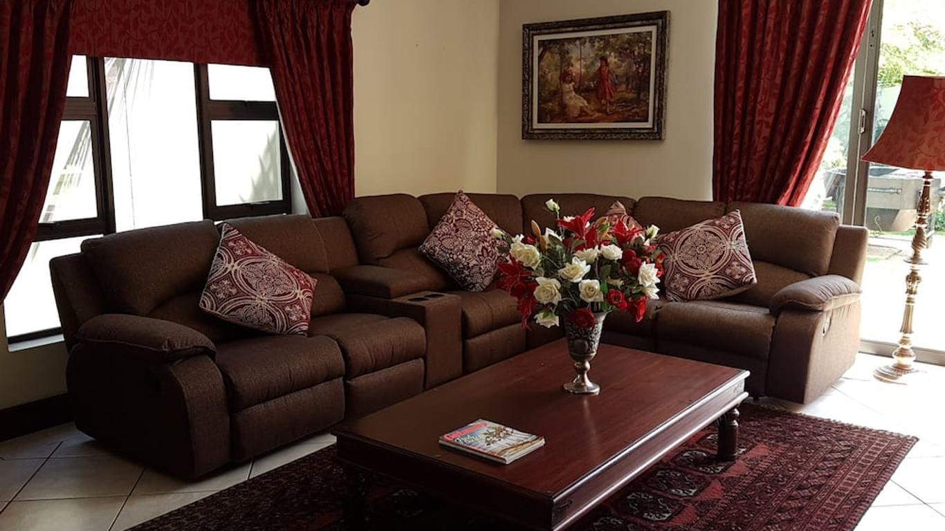 Casa Flora Guesthouse
