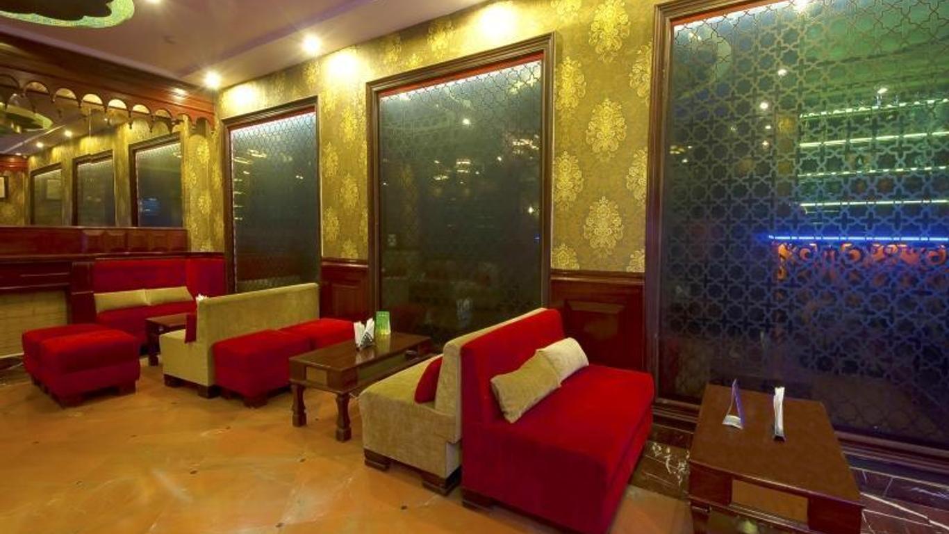 Siris 18 Agra Hotel